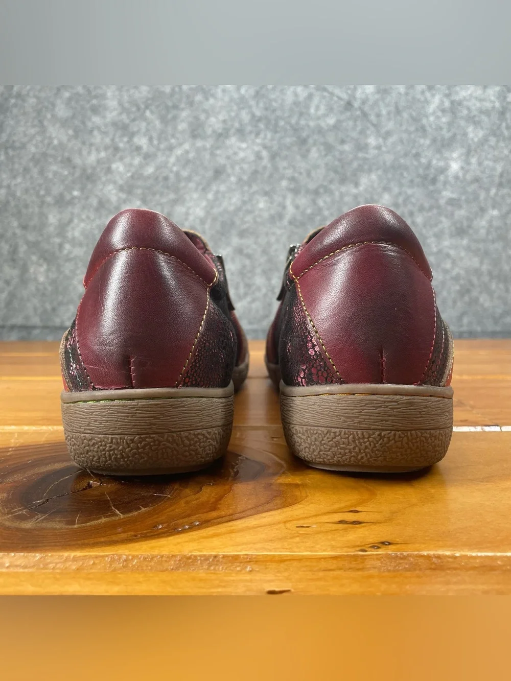 L'Artiste Spring Step Lata Womens Size 8.5 EU 39 Burgundy Leather Floral Loafers